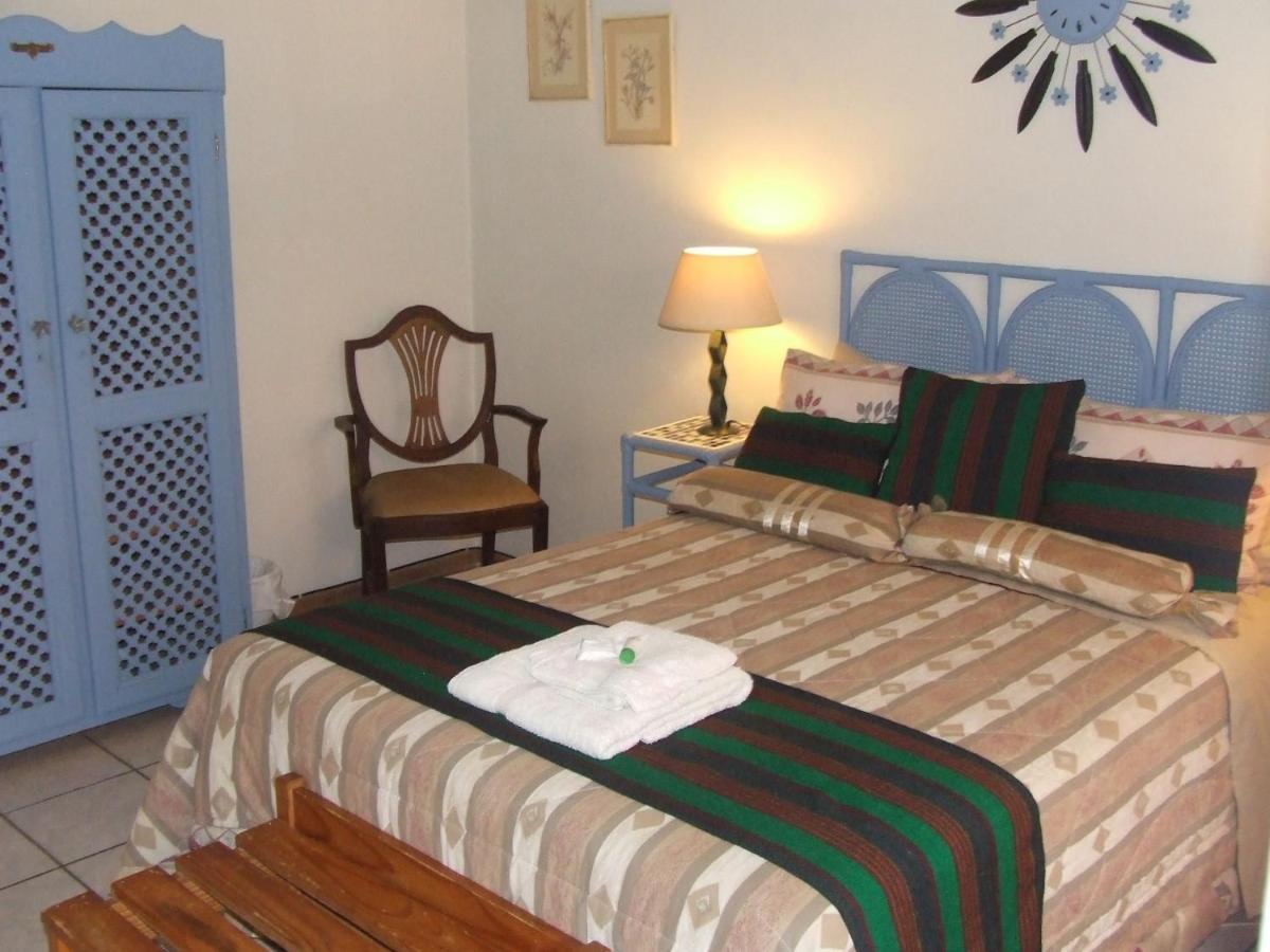 Old Coach Road Guest House باربرتون المظهر الخارجي الصورة